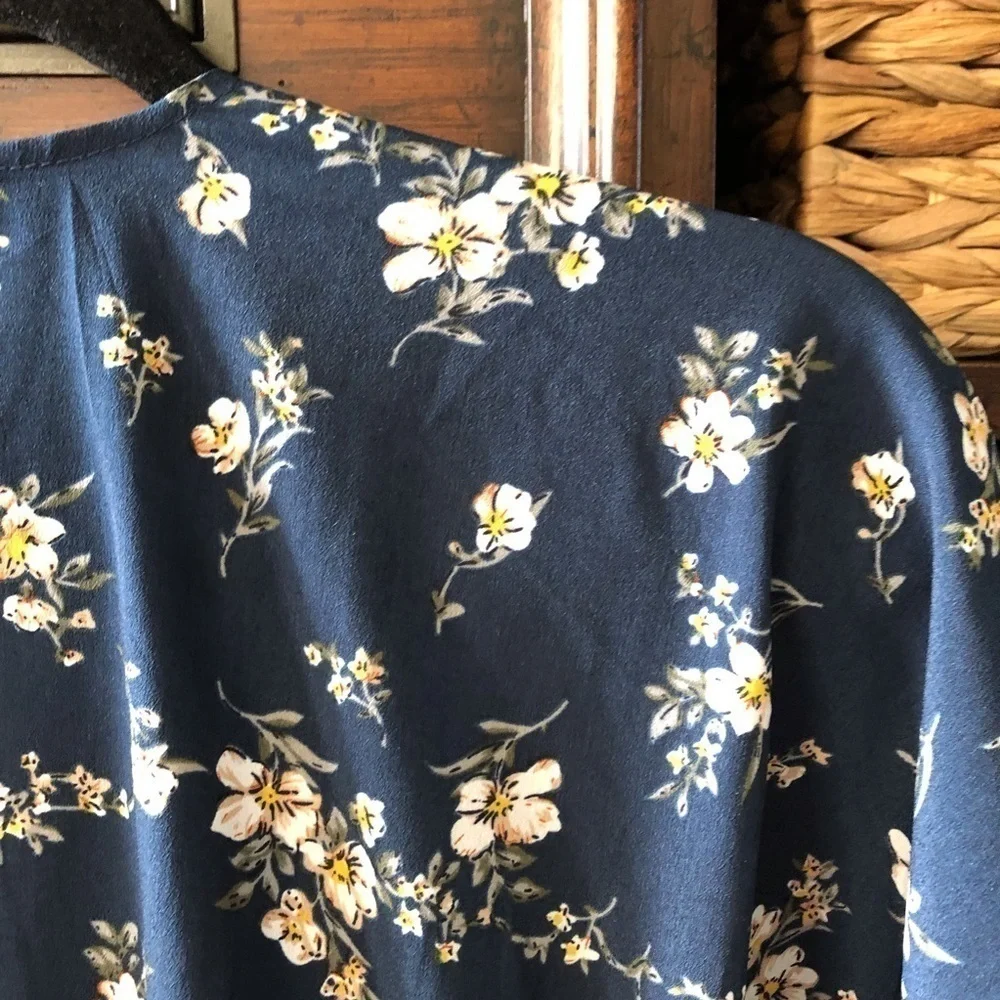 Navy ruffle floral print tie robe like top in size S-M
